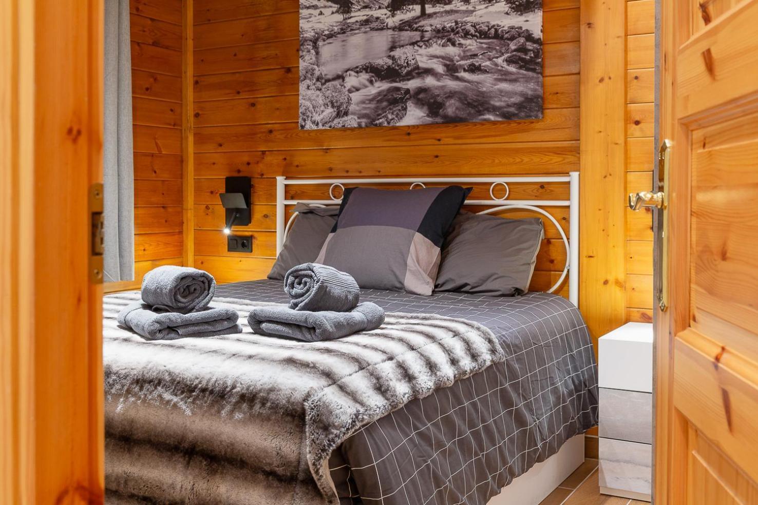 Vistas De Ensueno Y Confort En La Montana I Andbnb Incles